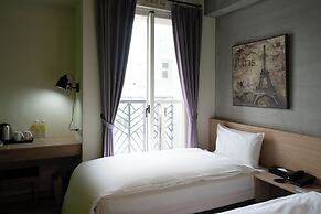 CHECK inn Express Taichung Yizhong