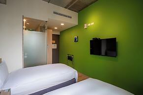CHECK inn Express Taichung Yizhong