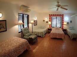 Tumac Villa, 4BR by Jamaican Treasures
