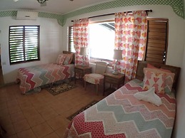 Tumac Villa, 4BR by Jamaican Treasures