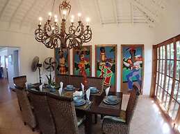 Tumac Villa, 4BR by Jamaican Treasures