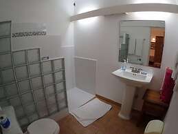 Tumac Villa, 4BR by Jamaican Treasures