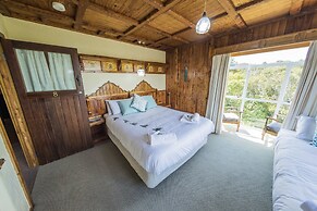 Dawson Falls Mountain Lodge