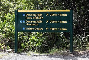 Dawson Falls Mountain Lodge