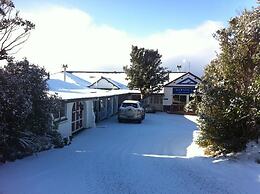 Dawson Falls Mountain Lodge