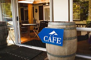 Dawson Falls Mountain Lodge