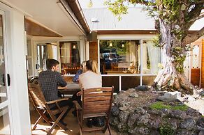 Dawson Falls Mountain Lodge