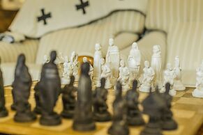 Dawson Falls Mountain Lodge