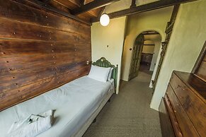 Dawson Falls Mountain Lodge