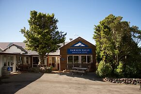 Dawson Falls Mountain Lodge