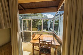 Dawson Falls Mountain Lodge