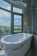 Shuian Lakeside Hotel