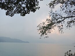 Shuian Lakeside Hotel