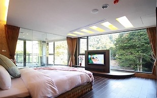 Shuian Lakeside Hotel