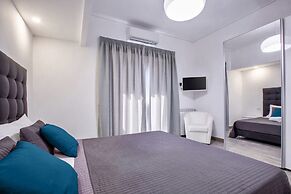 Modern Sorrento two bedroom Apartment with Terrace