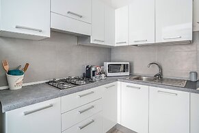 Modern Sorrento two bedroom Apartment with Terrace