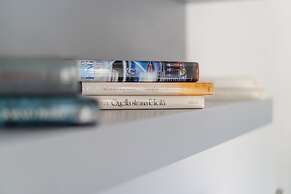 Modern Sorrento two bedroom Apartment with Terrace