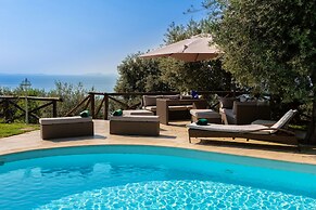 Romantic Rooftop Apartment with Pool&Terrace