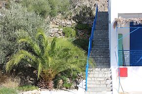 Aaron Studios Apartments