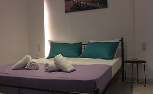 Aaron Studios Apartments