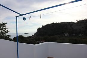 Aaron Studios Apartments