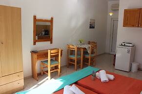 Aaron Studios Apartments