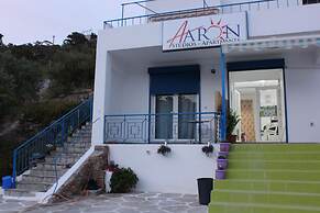 Aaron Studios Apartments