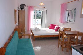 Aaron Studios Apartments