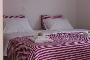 Aaron Studios Apartments