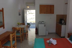 Aaron Studios Apartments