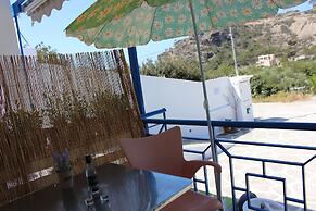 Aaron Studios Apartments