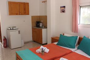 Aaron Studios Apartments