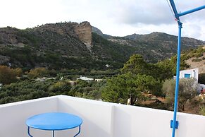 Aaron Studios Apartments