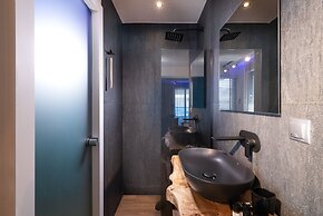 SKS Luxury Suites & Rooms