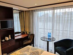 Select MS Charles Dickens - Cologne