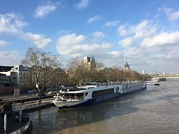 Select MS Charles Dickens - Cologne