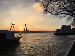 Select MS Charles Dickens - Cologne