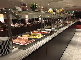 Select MS Charles Dickens - Cologne