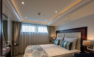 Select MS Charles Dickens - Cologne