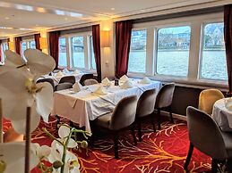 Select MS Charles Dickens - Cologne