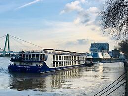 Select MS Charles Dickens - Cologne