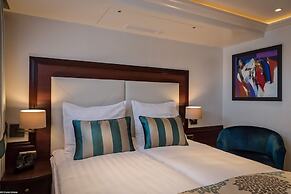 Select MS Charles Dickens - Neuss