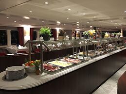 Select MS Charles Dickens - Neuss