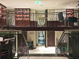 Select MS Charles Dickens - Neuss