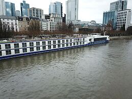 Select MS Charles Dickens - Frankfurt