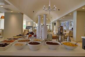 Olympian Bay Grand Resort