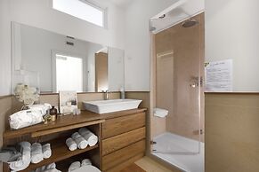 Luxury home with sea-view