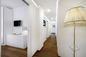 Luxury home with sea-view