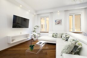 Luxury home with sea-view