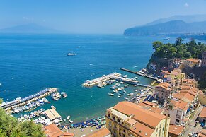 Luxury home with sea-view